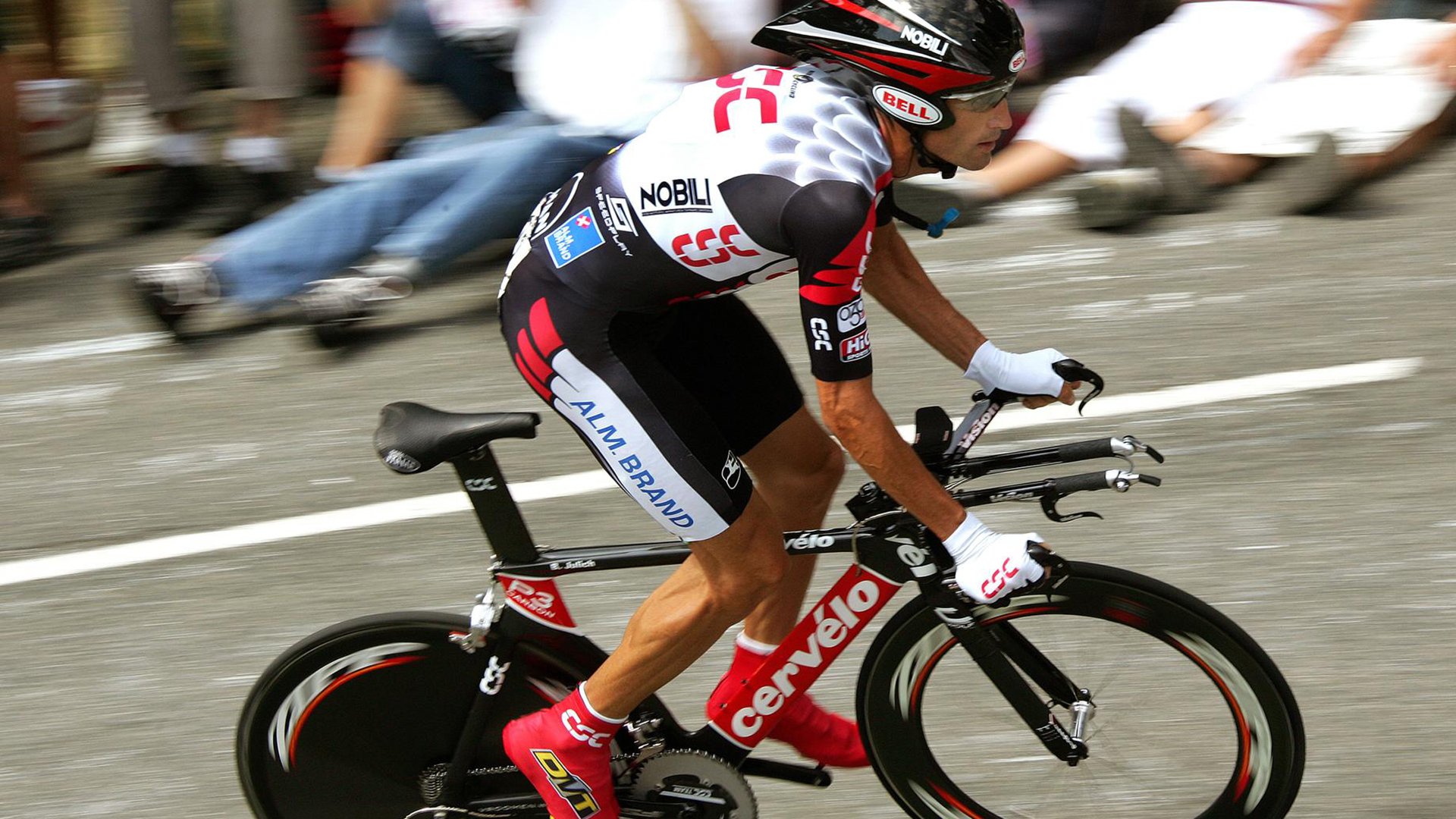 弗赖堡主场2-0战胜斯图加特，保级关键三分，弗赖堡对菲尔特